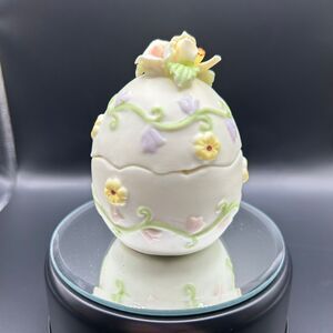 🟢 VTG Porcelain Ivory w/ Pastel Colos Easter Egg Trinket Box with Flowers China